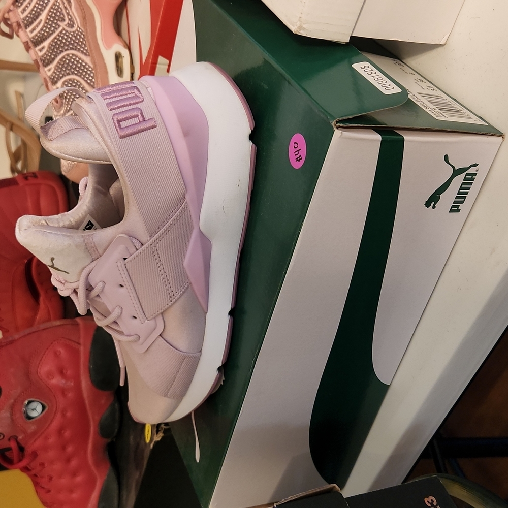 Puma tennis shoes